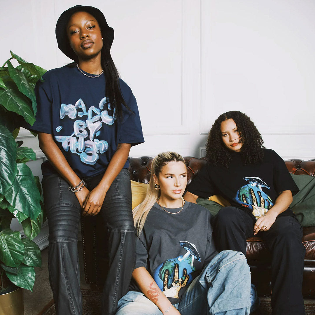 "LOGO TEE" - NAVY *SHIPPING STARTS FROM 15/04/24*
