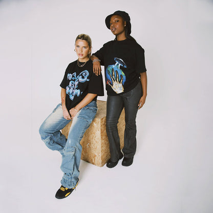 "WORLD TEE" - BLACK *SHIPPING STARTS FROM 15/04/24*